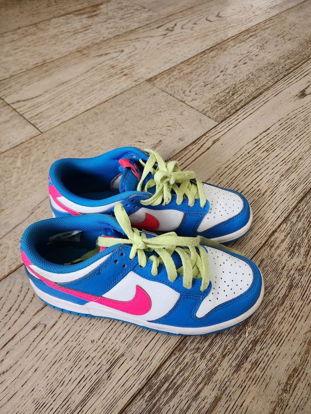 Nike Kids Low-Top Sneakers in White, Blue, Neon Yellow & Pink